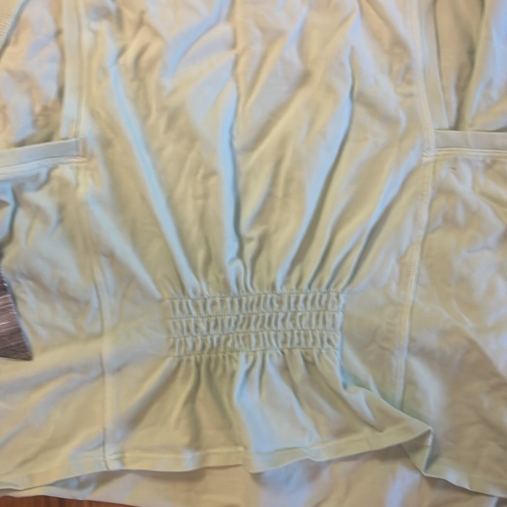 Stori activewear tank top with gather in back - Picture 3 of 4